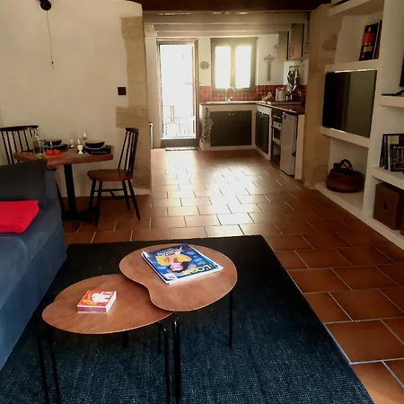 La Casamia Uzes, Maison Avec Cour Privative, A 2 Pas De La Place Aux Herbes *