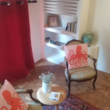 La Casamia Uzes, Maison Avec Cour Privative, A 2 Pas De La Place Aux Herbes 度假居