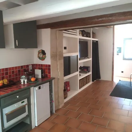 Дом отдыха La Casamia Uzes, Maison Avec Cour Privative, A 2 Pas De La Place Aux Herbes Юзес