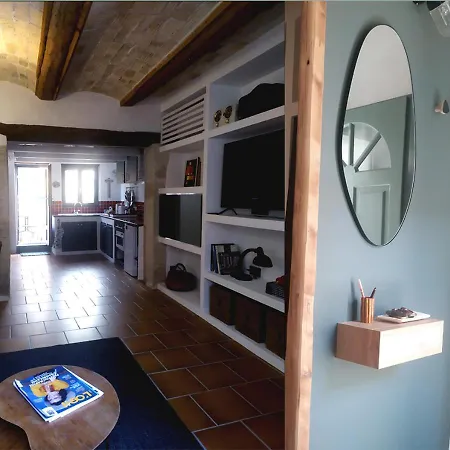 La Casamia Uzes, Maison Avec Cour Privative, A 2 Pas De La Place Aux Herbes Дом отдыха